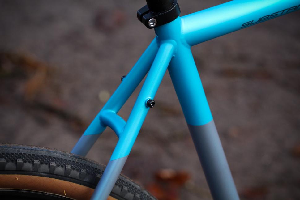 Vitus Substance V2 Apex - stays.jpg