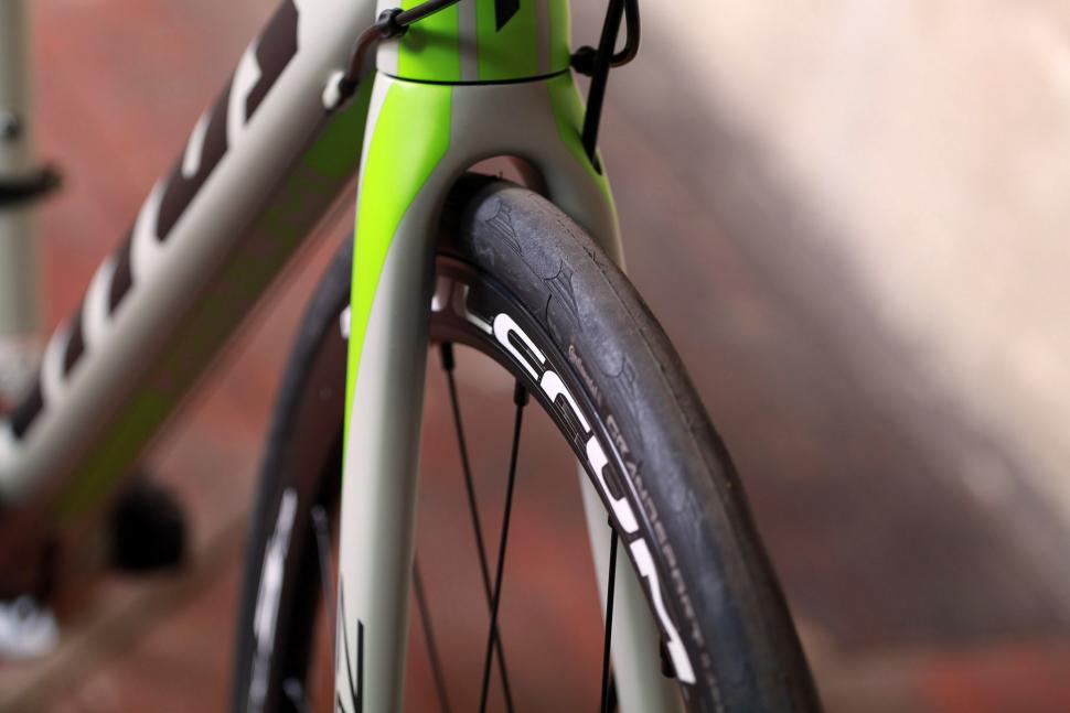 Vitus Zenium - fork clearance.jpg
