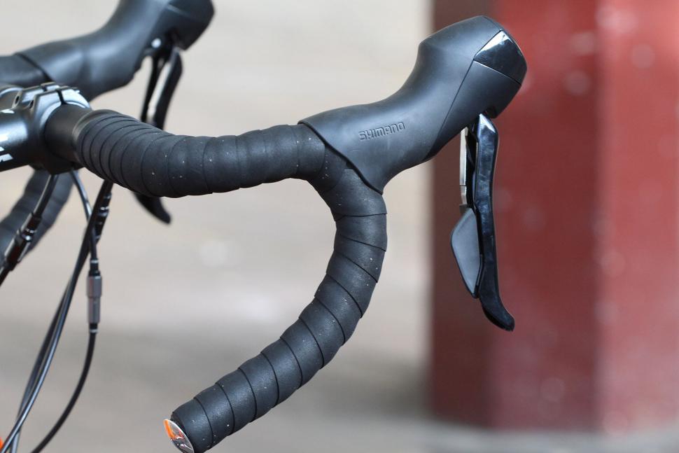 Vitus Zenium SL Disc - bar and shifter.jpg