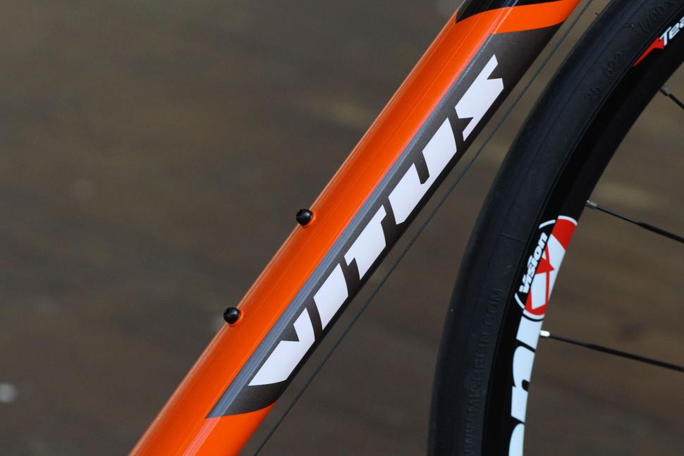 Vitus Zenium SL Disc - down tube.jpg
