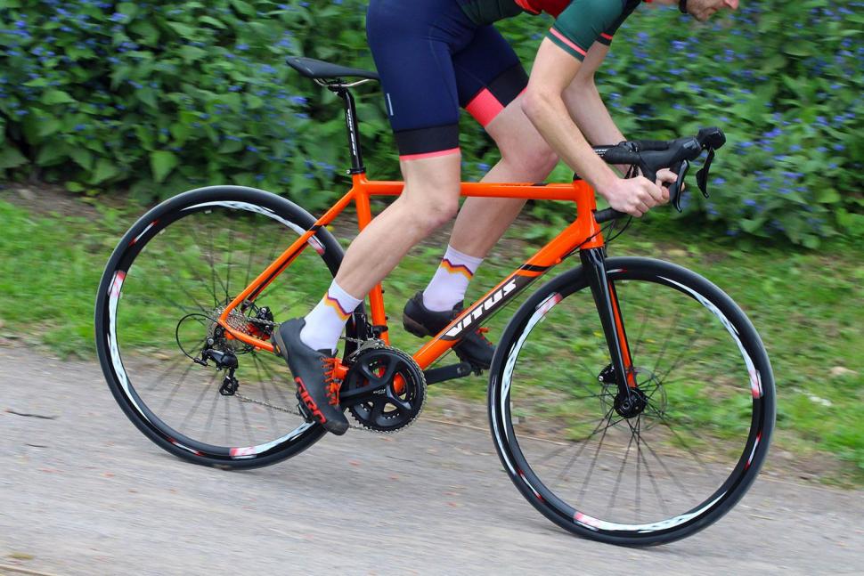 Vitus Zenium SL DIsc - riding 3.jpg