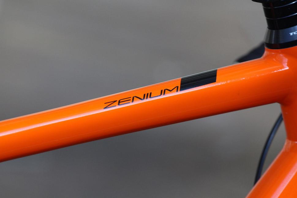 Vitus Zenium SL Disc - top tube decal.jpg