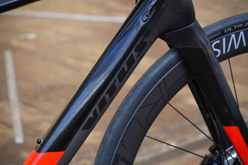 Vitus ZX-1 Team Aero Disc Dura-Ace - down tube.jpg