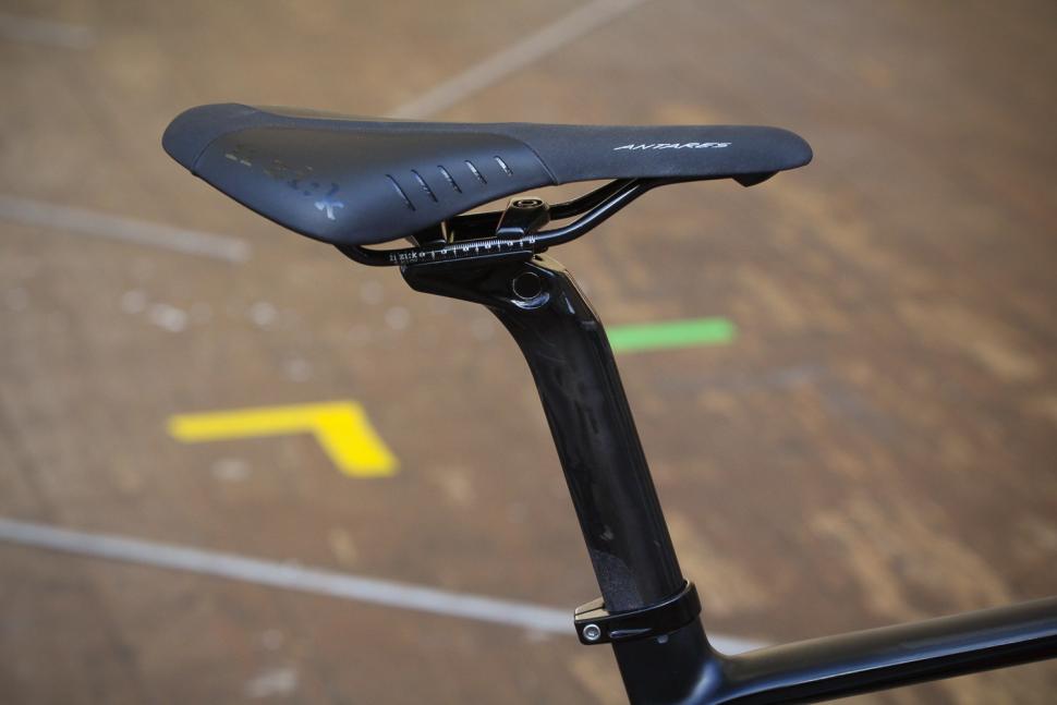Vitus ZX-1 Team Aero Disc Dura-Ace - saddle and post.jpg