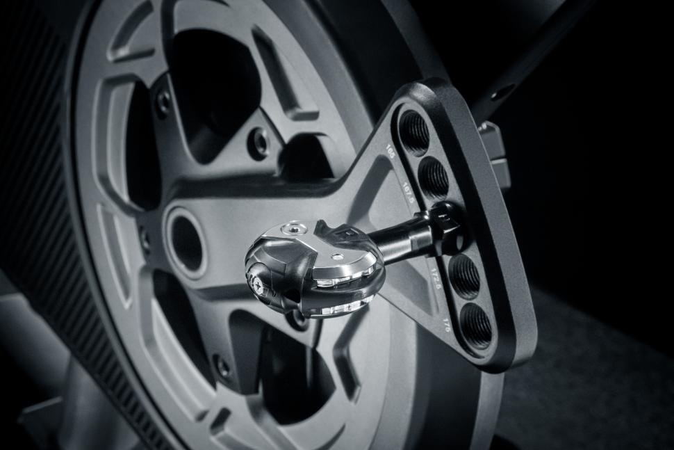 Wahoo_KICKR BIKE Pedal 2