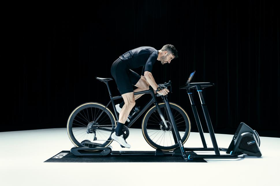 2022 Wahoo Kickr Rollr 7