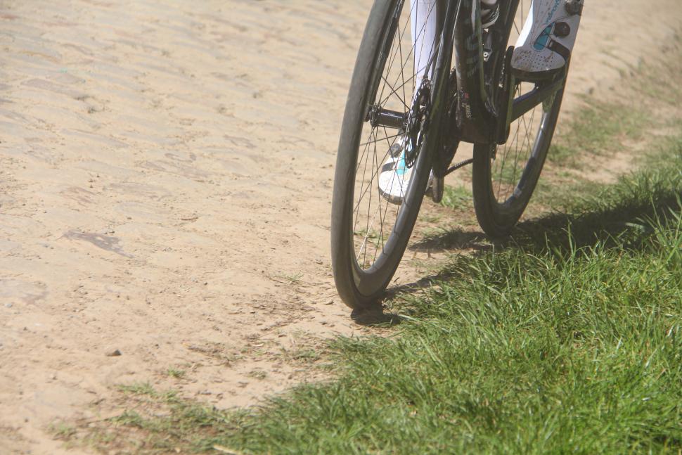 Wheels on cobbles - Paris-Roubaix-2