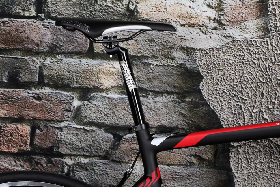 Wilier GTR Team - seat post and saddle.jpg