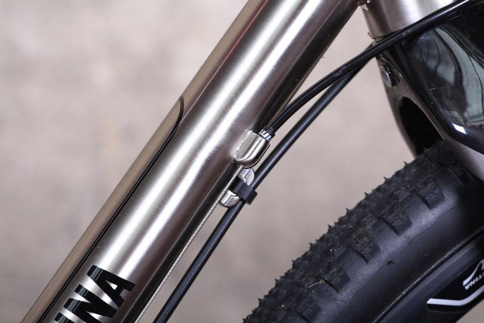 Wilier Jaroon - cable guide.jpg