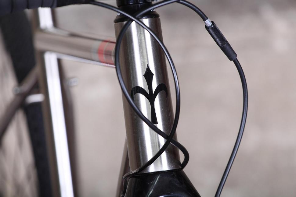 Wilier Jaroon - head tube badge.jpg