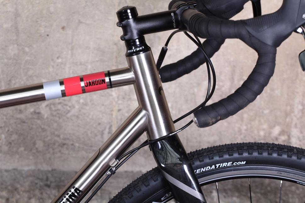 Wilier Jaroon - head tube.jpg