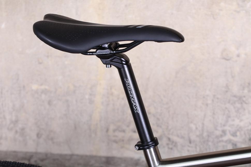 Wilier Jaroon - post and saddle.jpg