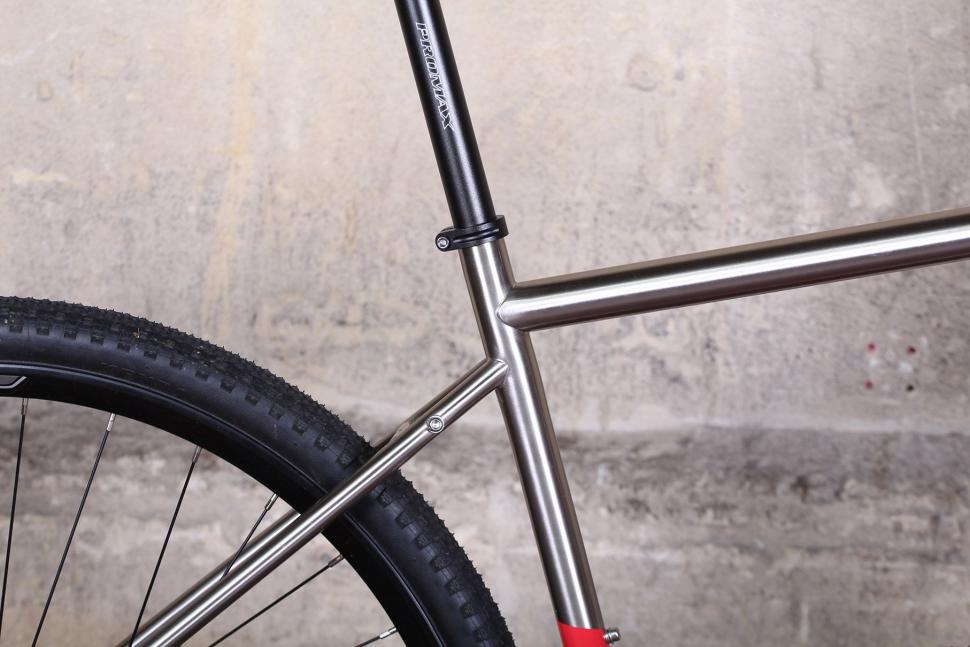 Wilier Jaroon - seat tube junction.jpg