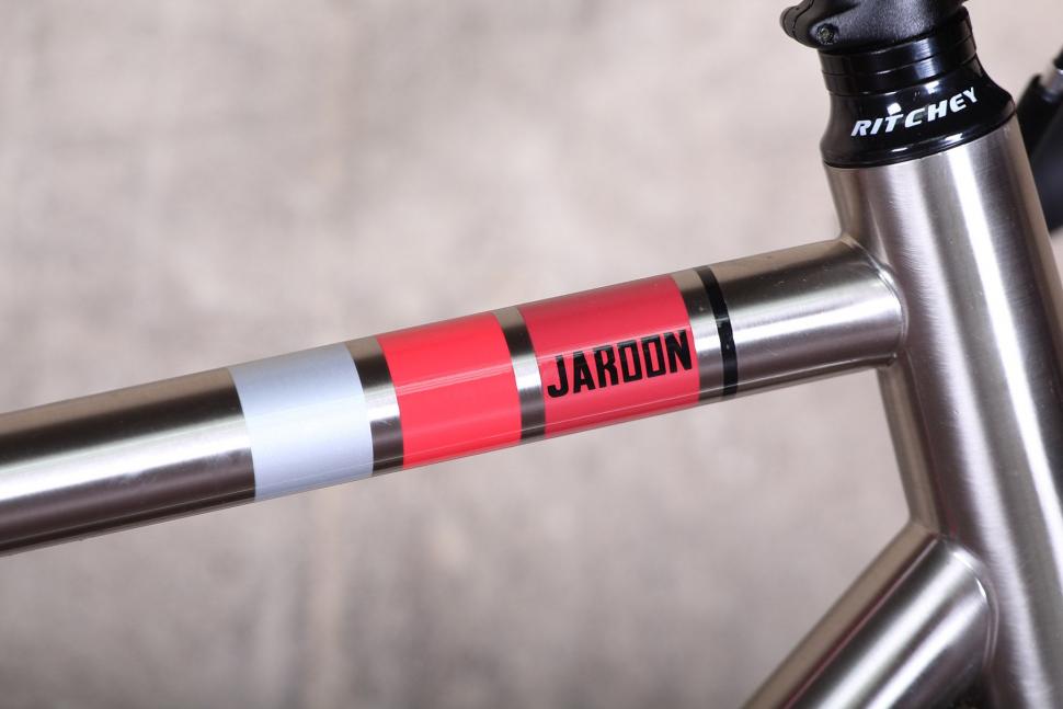 Wilier Jaroon - top tube.jpg
