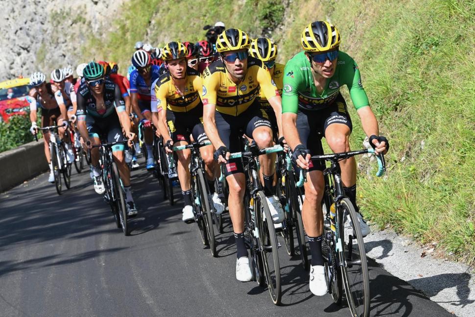 Wout Van Aert in green jersey and Tom Dumoulin (to the left of Van Aert) leading the peloton at the Criterium du Dauphiné (Credits- Cor Vos) - 1.jpeg