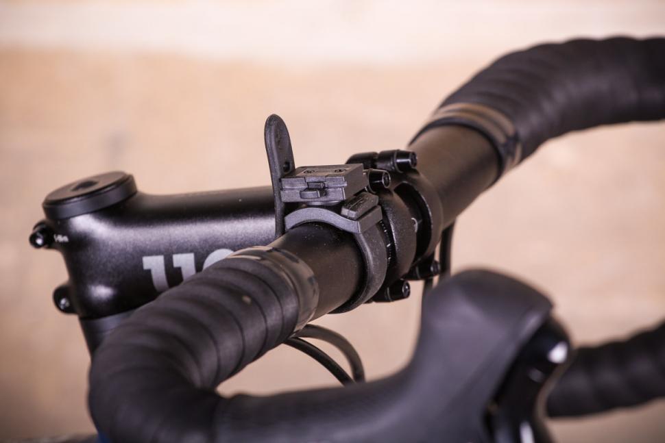 Xeccon Link 600 front light - mount.jpg