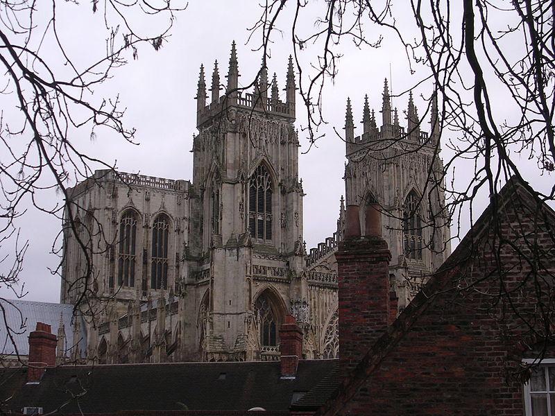 York_Cathedral_city_wall_25-02-06