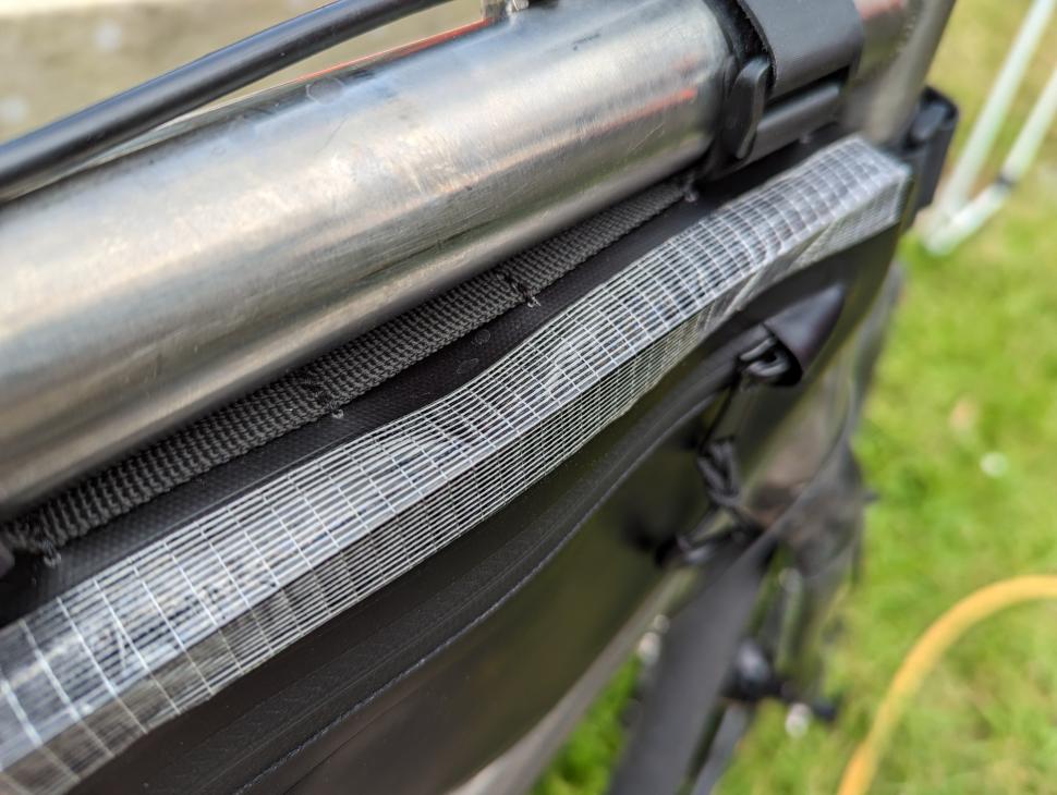 Zefal Adventure C4 bag taped sides.jpg