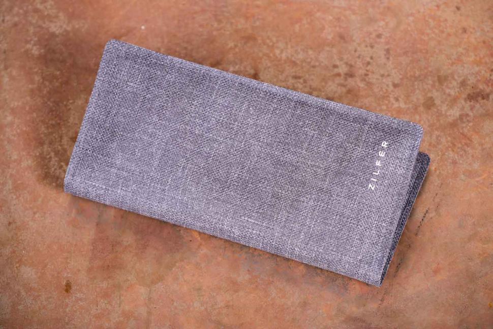 Zilfer Active Proof Phone Wallet - front.jpg