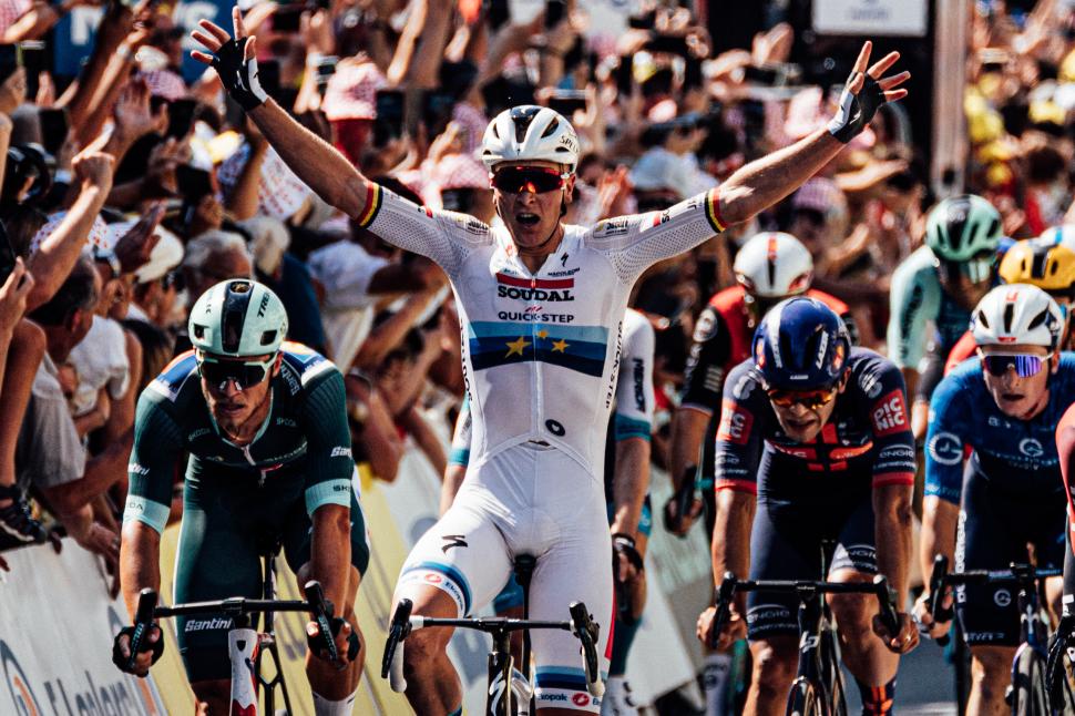 Tim Merlier wins stage nine, 2025 Tour de France