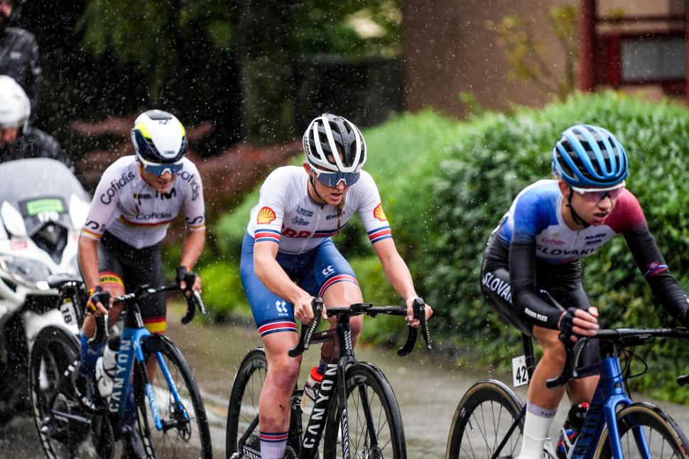 Cat Ferguson UCI World Championship road race junior women 2024 (Zac Williams/SWpix.com)