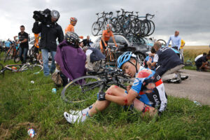 Tom Danielson, crash, 2012 Tour de France