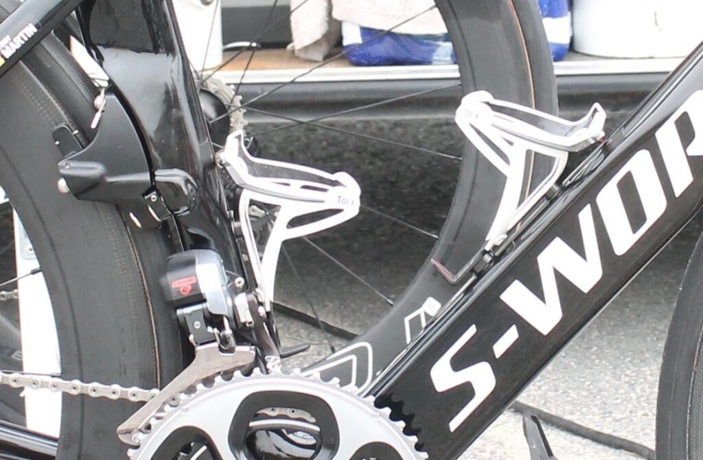 Tour de France 2016 Tony Martin Specialized Vias Venge bottle cages – 1.jpg