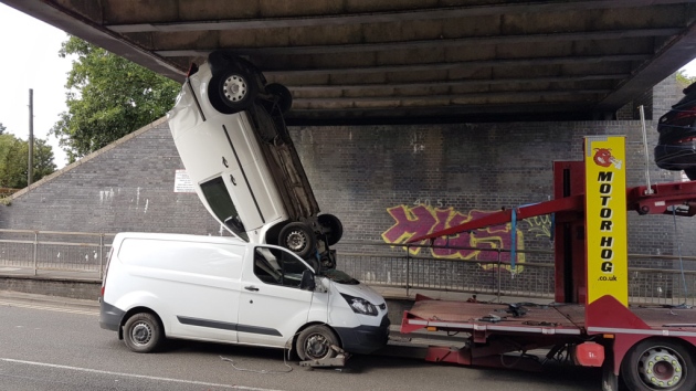https://cdn.road.cc/wp-content/uploads/roadcc/vans.jpg