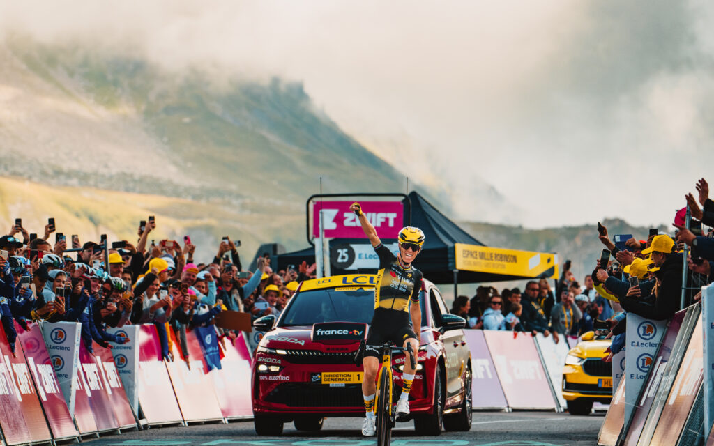 Pauline Ferrand-Pr&eacute;vot rides new Cerv&eacute;lo R5 at 2025 Tour de France Femmes
