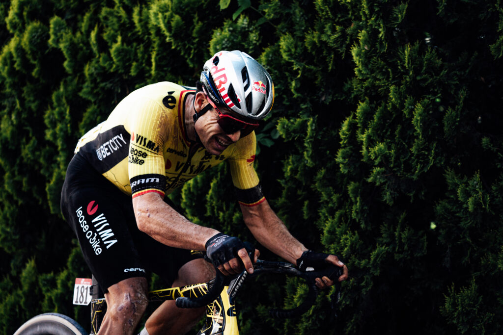Wout van Aert wins stage nine of the 2025 Giro d&rsquo;Italia to Siena