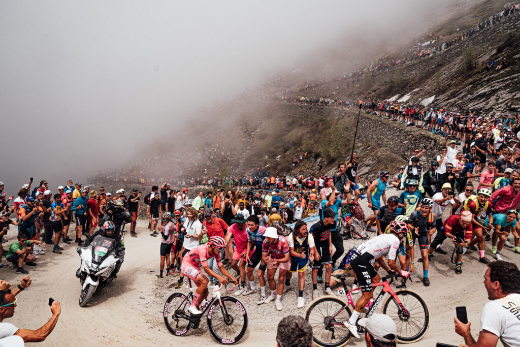 Richard Caparaz and Isaac del Toro, Colle delle Finestre, 2025 Giro d’Italia